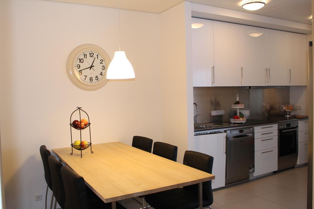 אקורירי Halllandsnes Apartments חדר תמונה